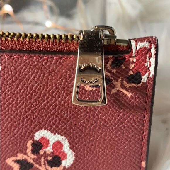 Used once! Coach wallet flowers zip - Picture 3 of 8
